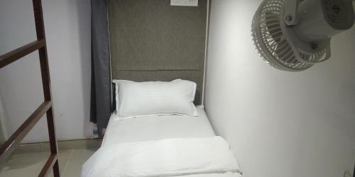 Bed in 4-Bed Mixed Dormitory Room image 9
