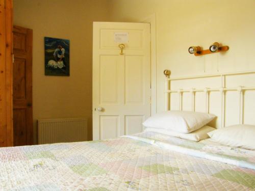 Druid Cottage - image 10