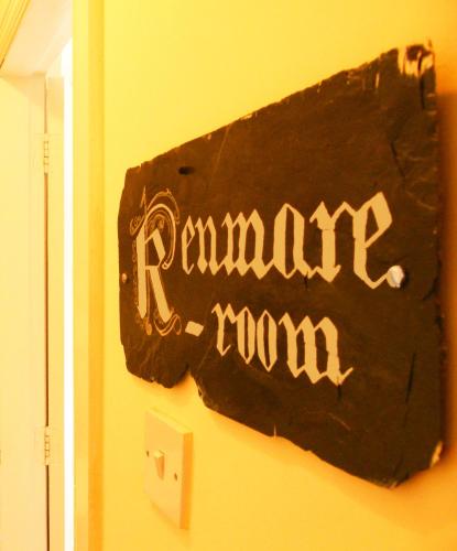 Druid Cottage in Pairc Na Gloine