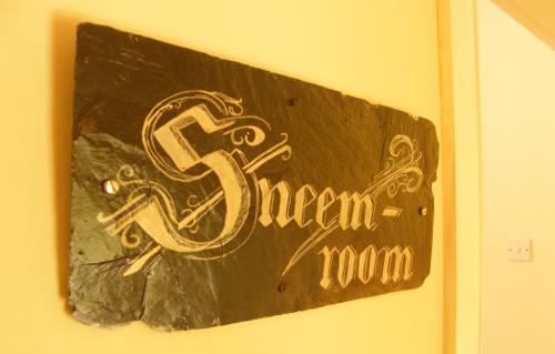Druid Cottage in Pairc Na Gloine