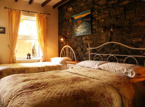Druid Cottage - image 2