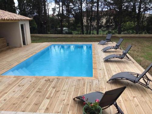 Fantastic villa in Saint-Laurent-la-Vernède with pool - Accommodation - Saint-Laurent-la-Vernède