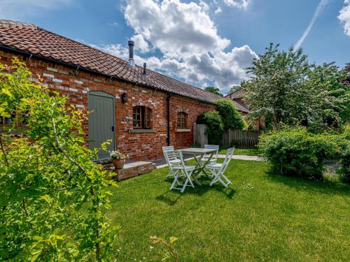 Barn End - image 3