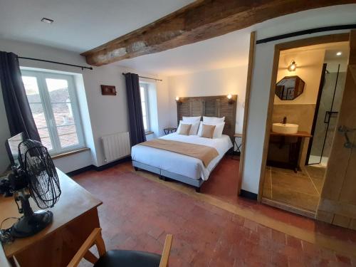 1 queen bed