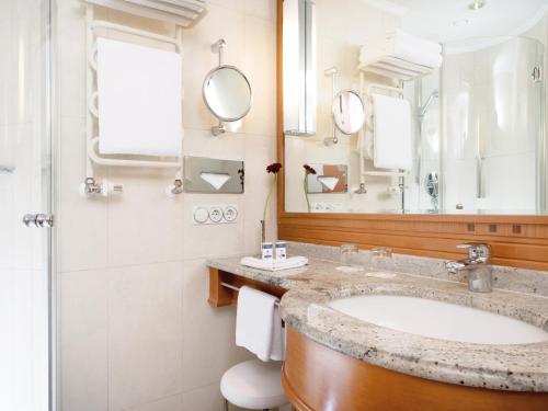 A-ROSA Strandidyll Heringsdorf Room Type - Deluxe Double Room with Side Sea View