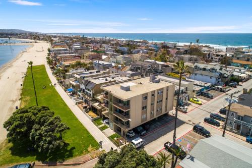 Bayside Walk Escape Unit A in San Diego, USA