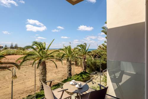 Marinos Beach Hotel - image 7