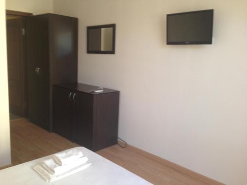 Ellas Guest House - image 7
