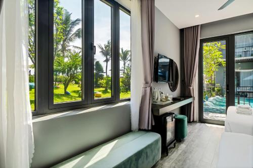 Family Room with Pool View image 7