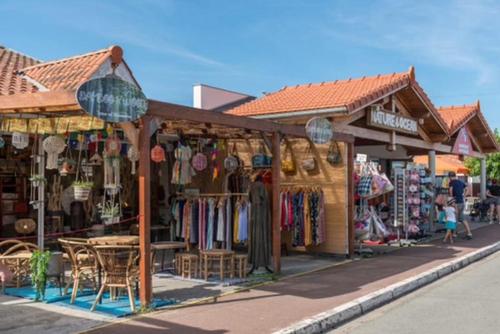 Charmante maison au cœur du médoc avec clim (Charmante maison au cœur du medoc avec clim) in Lamarque