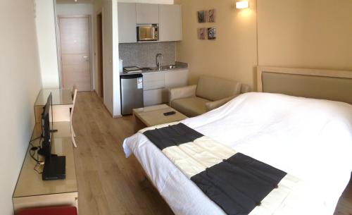 Nest 1 Hotel - image 2