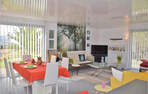 Holiday home Kevezou - main image