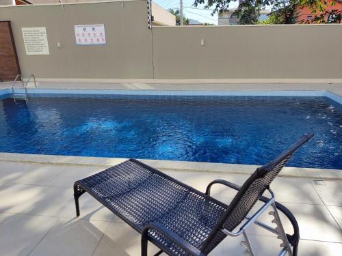 Apartamento bem localizado com Ar Condicionado e Piscina