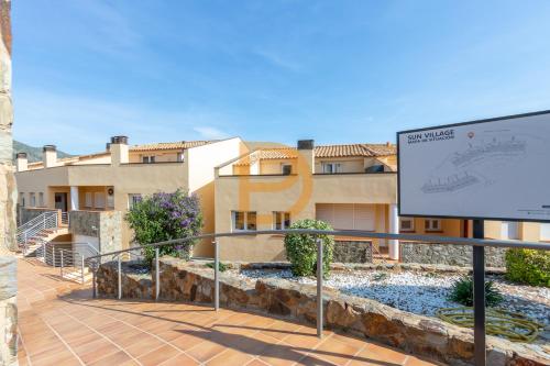  Apartamento Sun Village con vistas al Golfo de Rosas y a la Sierra Verdera in Palau-Saverdera