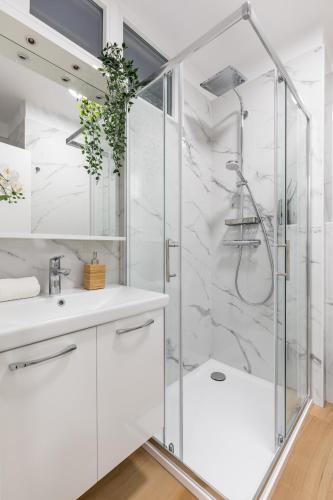 Exquisite Couples Delight with free bikes & parking, Split (zdjęcie 9)