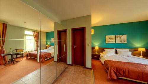 Hotel FaMil - adults only 3