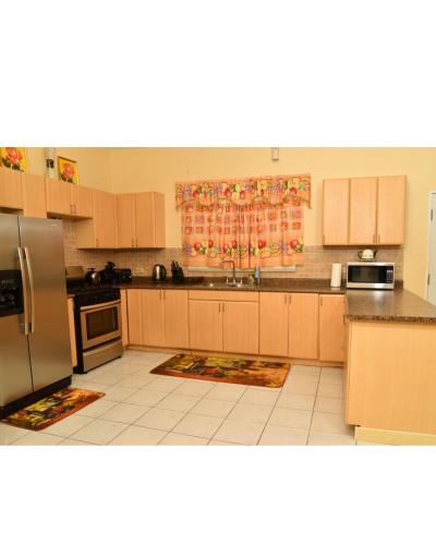 Kitchen, Caribbean estate deluxe 2 in Portmore
