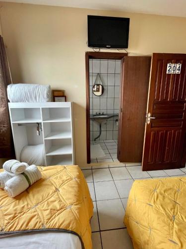 Basic Triple Room image 5