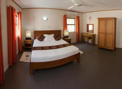 Anse Soleil Beachcomber Hotel and Self Catering – Anse Soleil