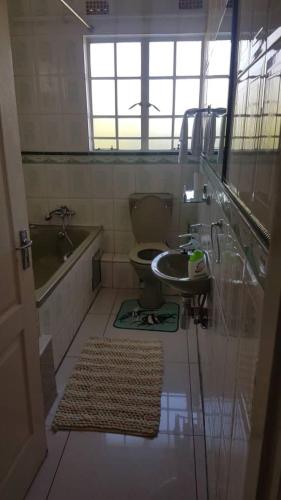 Banheiro, Carlcyn Homestay in Gaborone