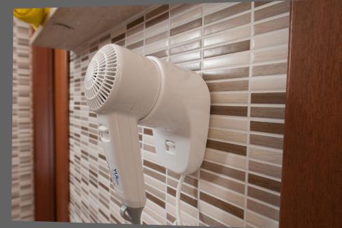 Des Artistes Budget Rooms - image 13