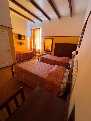 room detail thumbnail 1