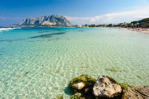 Camera A Palermo Mondello mare spiaggia Bed And Breakfast, B&B, Estate Summer Beach Holidays Camere