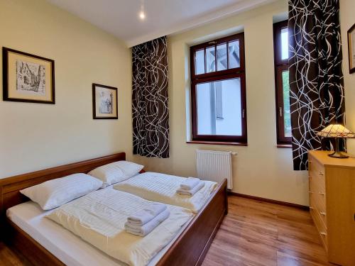 One-Bedroom Apartment image 5