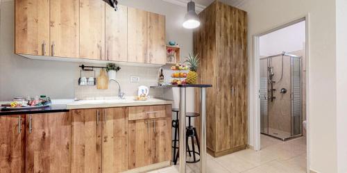 Kitchen, Rom HaTayelet in Shaked