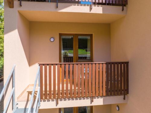 Triple Room with Balcony image 10