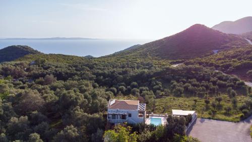 Valtos Beach Hotel - image 11
