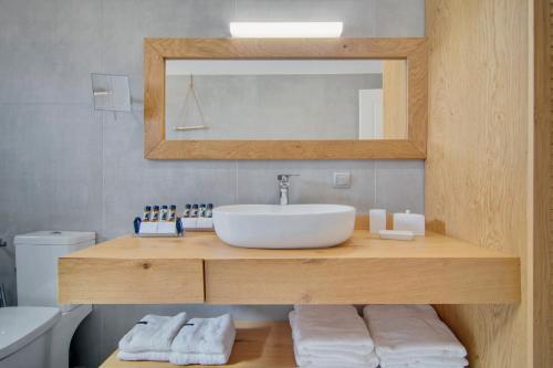 Valtos Beach Hotel - image 2