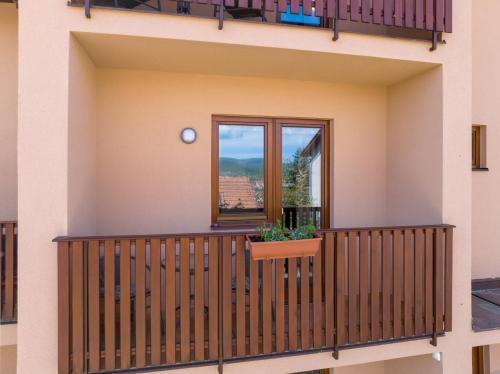 Double Room with Balcony image 7