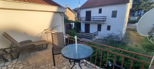 ระเบียง/ชานเรือน, Lustica Bay/Radovici in ราโดวิชี