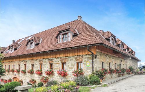  Stunning Apartment In Weistrach With 4 Bedrooms, Wifi And Indoor Swimming Pool in Weistrach