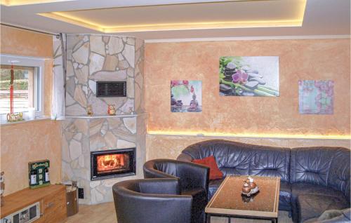Holiday home Berlin 54 with Game Room - image 8