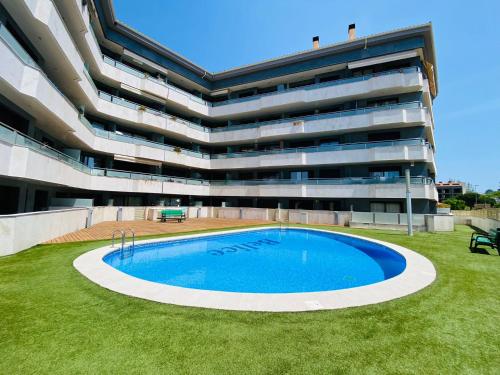 Apartment with Pool View 