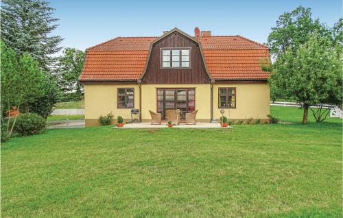 Stunning home in Kuhlen Wendorf with Sauna WiFi and 5 Bedrooms - image 5