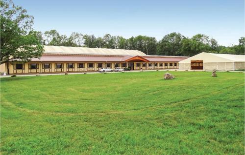 Stunning home in Kuhlen Wendorf with Sauna WiFi and 5 Bedrooms - image 9