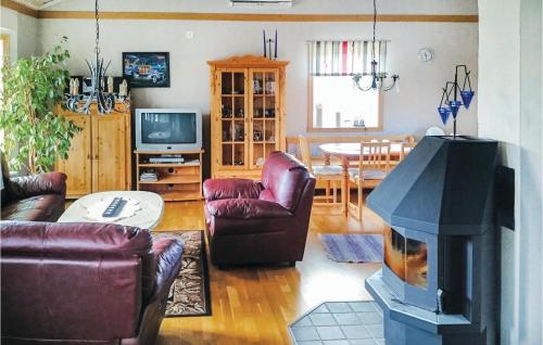 2 Bedroom Stunning Home In Gallstad in Holmared