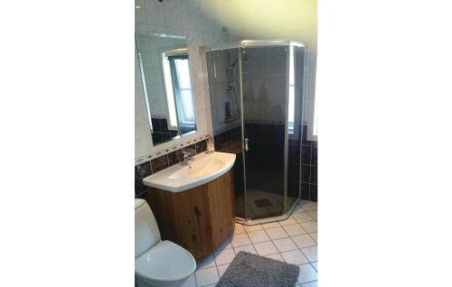 Vannas istaba, 2 Bedroom Stunning Home In Gallstad in Holmared