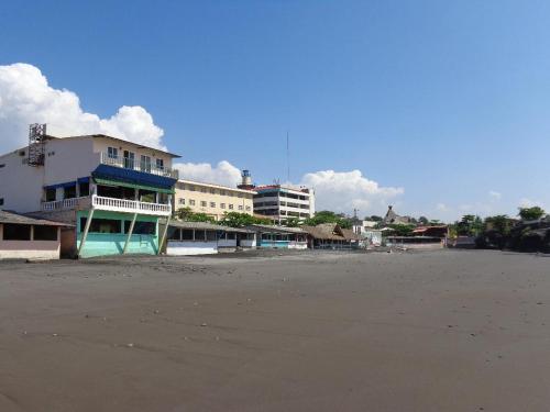 Playa El Obispo A La Marea building La Libertad