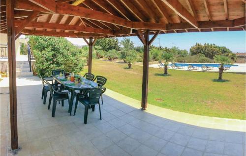 Gorgeous Home In Maroni-larnaca With Outdoor Swimming Pool