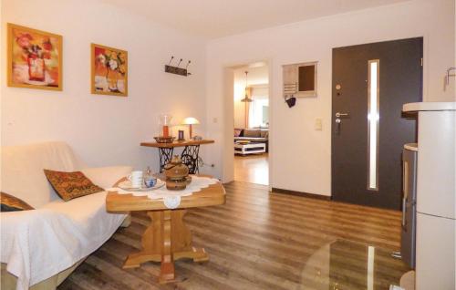 Nice Apartment In Zweifelscheid With Wifi