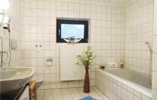Bathroom, Stunning apartment in Krperich-Obersgegen with 1 Bedrooms and WiFi in Korperich