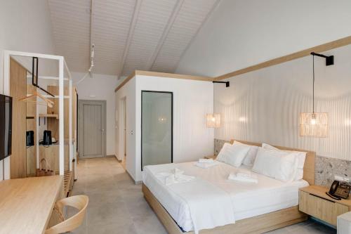 Junior Suite with Sea View image 2