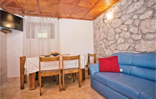 2 Bedroom Stunning Home In Herceg Novi