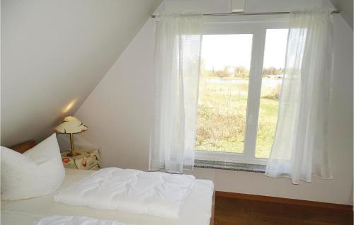 2 Bedroom Pet Friendly Home In Insel Poel-kirchdorf