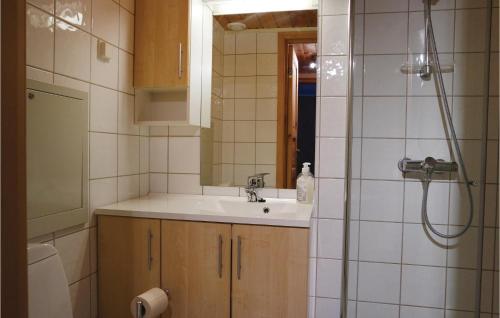 Bathroom, Awesome apartment in Sjusjen with 1 Bedrooms in Sjusjoen