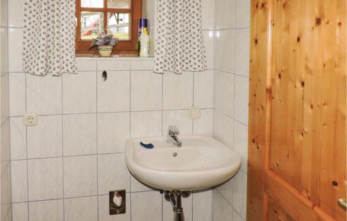 Fürdőszoba, Two-Bedroom Holiday Home in Fischbach in Fischbach